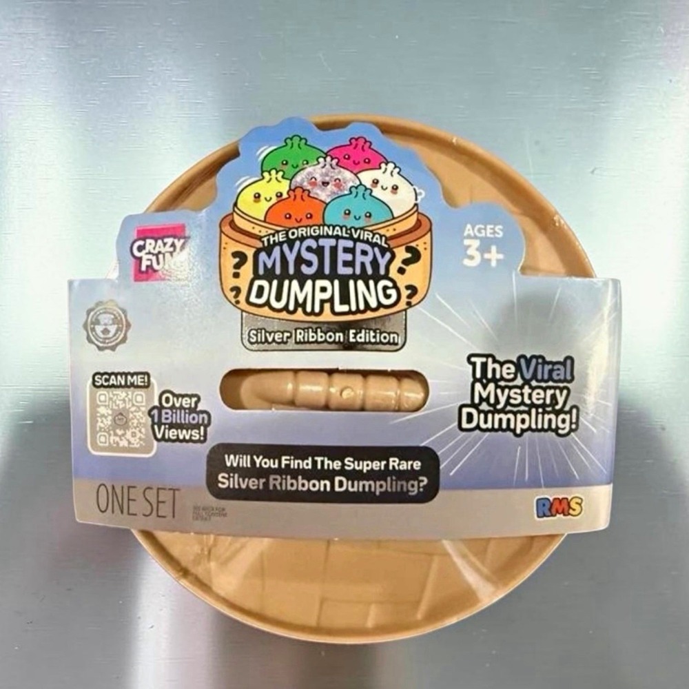 1 SEALED Crazy Fun Silver Ribbon Squishy Bun set